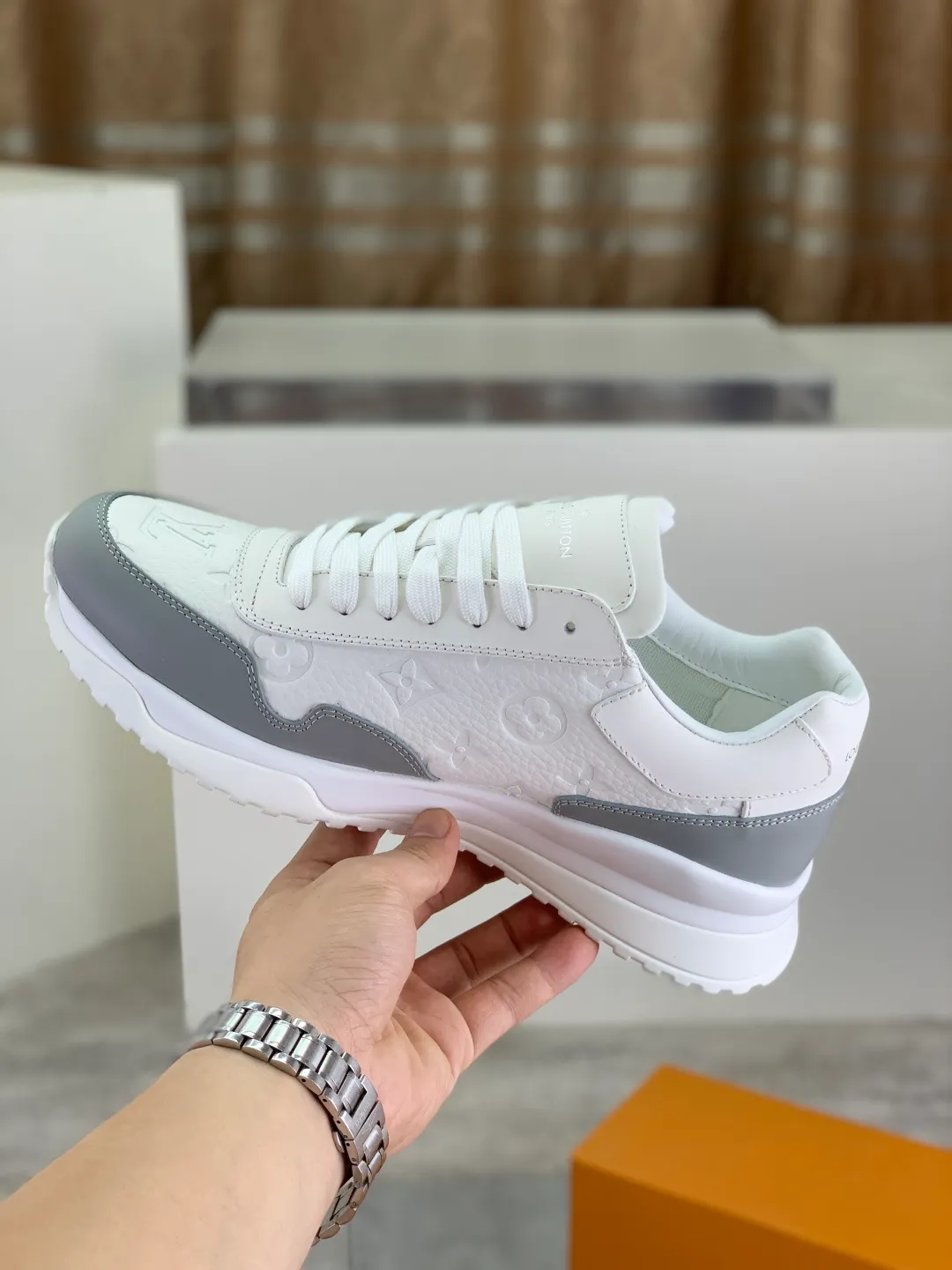 Men's men's shoes P680 new style 💶[LOUIS VUITTON] (original order) new style 🍀LV Louis Vuitton * - top version of LV classic trendy shoes! Use imported original cowhide and water-dyed cowhide lining. The latest original wear-resistant TPU combination outsole! High quality products! Multiple colors available, code number: 38-44 (45 46 customized)